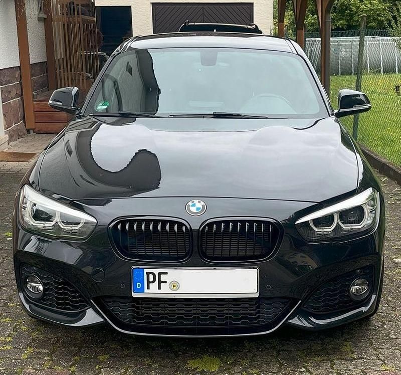 Schwarz Gebraucht 2019 BMW 118 M Sport Kleinwagen | 18.200 € (Superpreis) - Bild 1/4