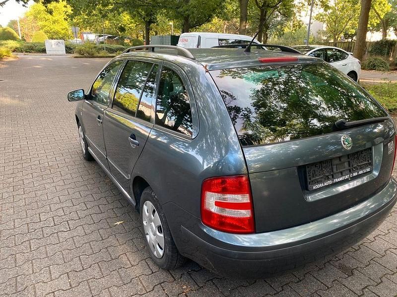 Gebraucht Skoda Fabia Ambiente 75 PS (55 kW) 2006 Grau Kleinwagen