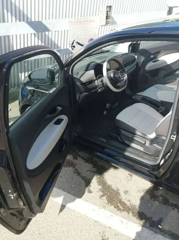 Gebraucht Fiat 500e La Prima 86 kW (118 PS) 2022 Schwarz Limousine