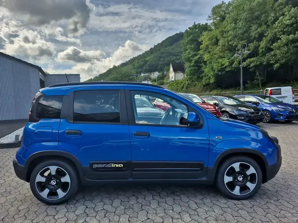 Neu Fiat Panda Cross Cross 65 PS (47 kW) 2026 Blau Kleinwagen