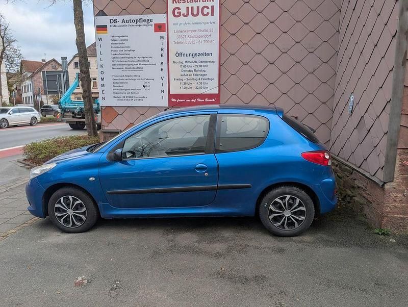 Gebraucht Peugeot 206 60 PS (44 kW) 2009 Blau Limousine