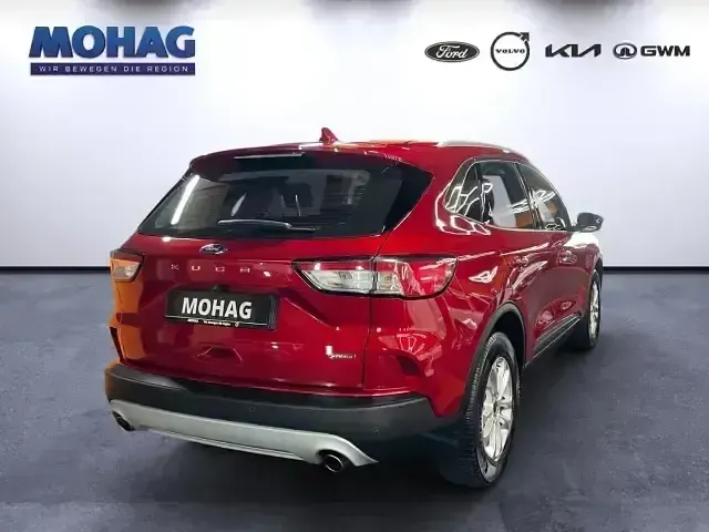 Gebraucht Ford Kuga Titanium 225 PS (165 kW) 2022 Rot SUV