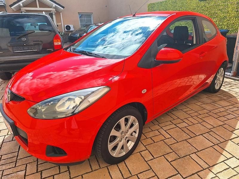 Rot Gebraucht 2009 Mazda 2 Kleinwagen | 2.699 € (Fairer Preis) - Bild 1/4