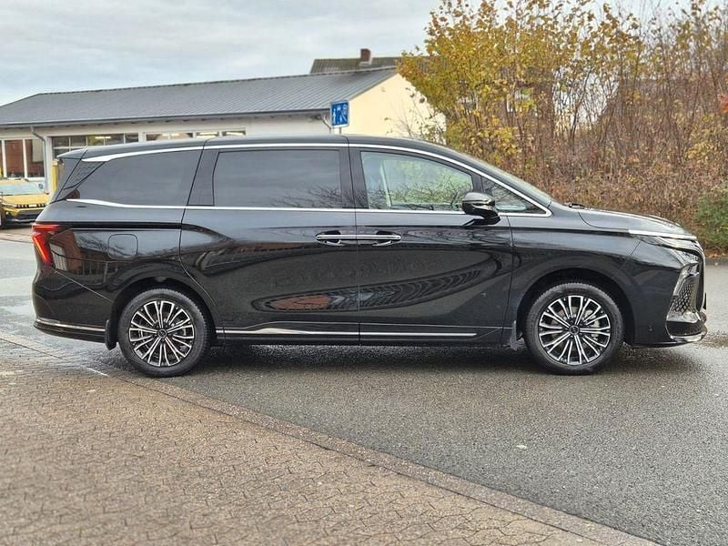 Gebraucht DFSK Forthing 9 245 PS (180 kW) 2025 Schwarz Van / Kleinbus