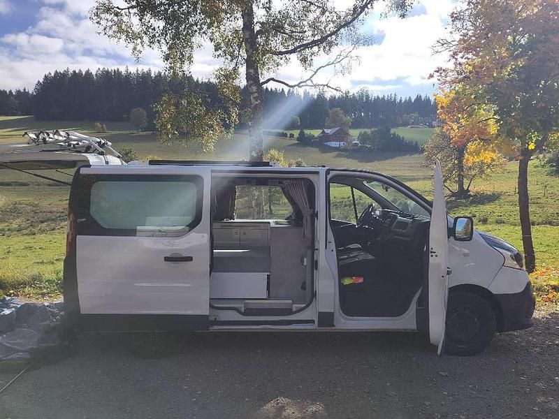 Gebraucht Renault Trafic 95 PS (69 kW) 2018 Weiß Van / Kleinbus