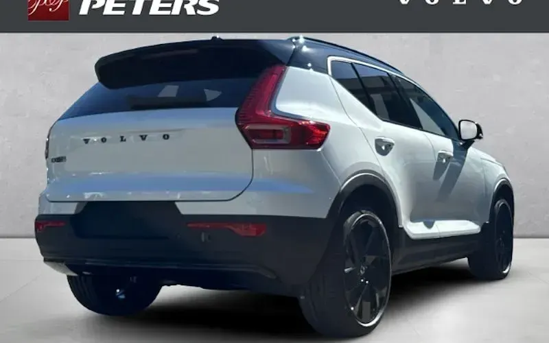 Nowe Volvo EX40 Plus 185 kW (252 KM) 2026 Biały SUV