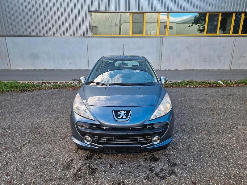 Gebraucht Peugeot 207 90 PS (66 kW) 2008 Blau Kleinwagen