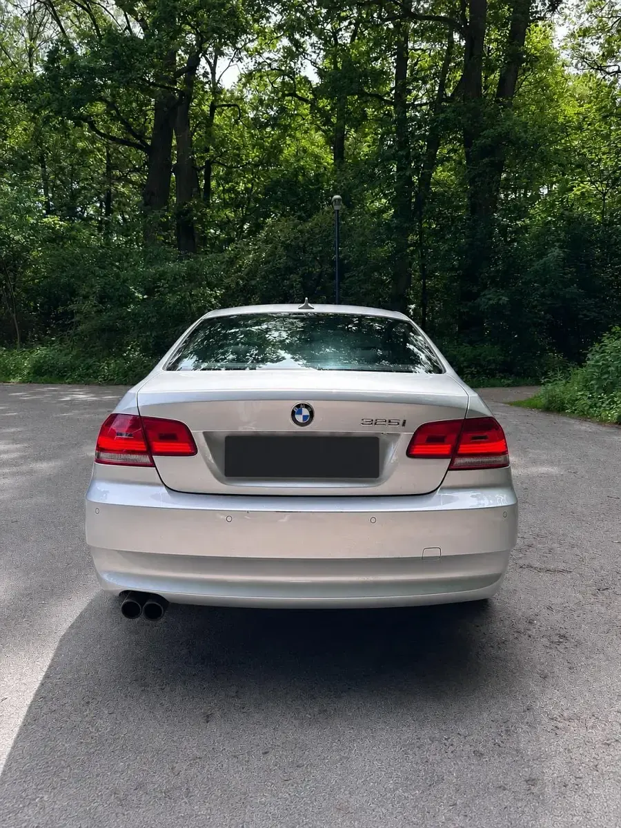 Gebraucht BMW 325 218 PS (160 kW) 2009 Grau Coupé