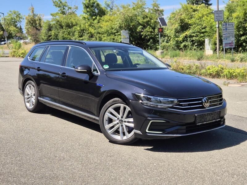 Schwarz Gebraucht 2021 VW Passat GTE Kombi | 17.790 € (Superpreis) - Bild 1/4