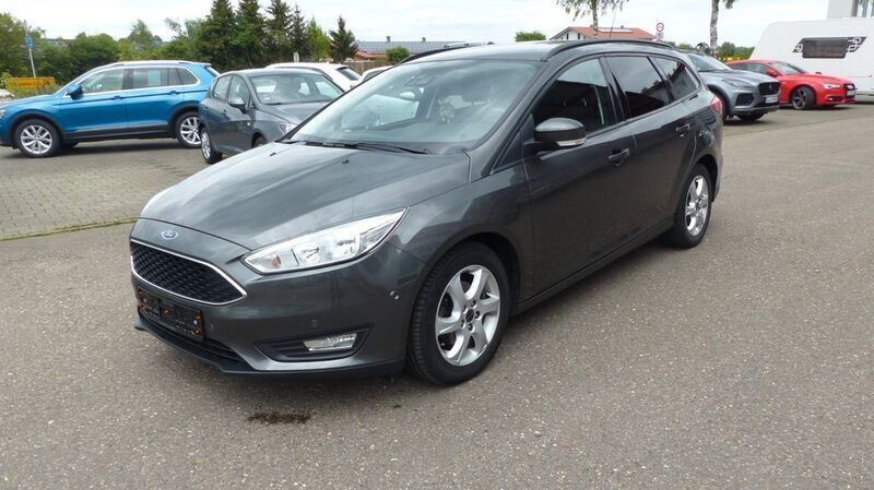 Grau Gebraucht 2016 Ford Focus Business Edition Limousine | 9.900 € (Fairer Preis) - Bild 1/4