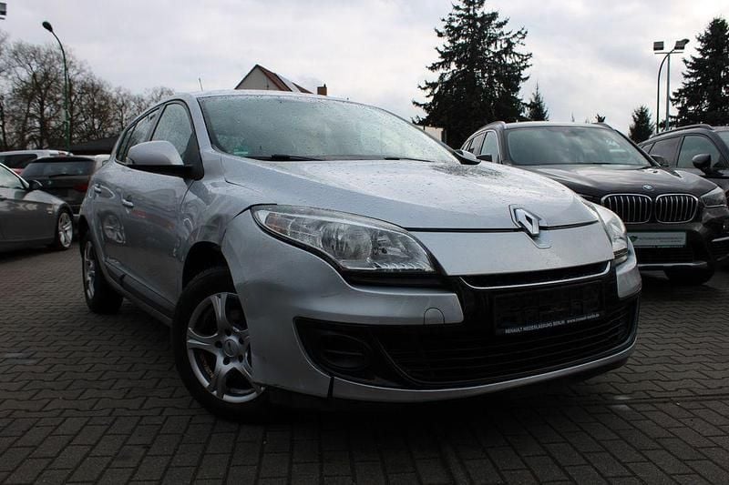 Gebraucht Renault Mégane Expression 116 PS (85 kW) 2013 Grau Limousine