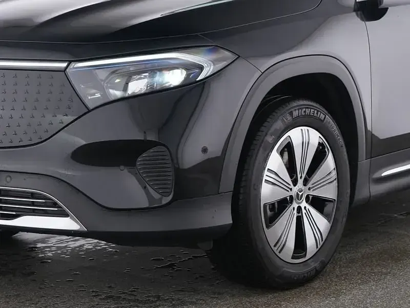 Gebraucht Mercedes EQB250+ Advanced 140 kW (191 PS) 2025 Lack kosmosschwarz SUV