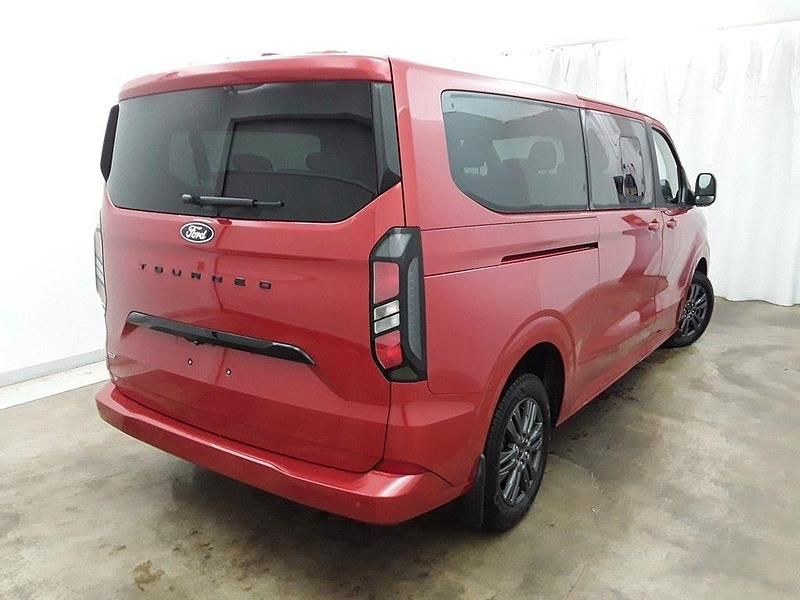 Gebraucht Ford Tourneo Titanium 232 PS (170 kW) 2025 Rot Van / Kleinbus