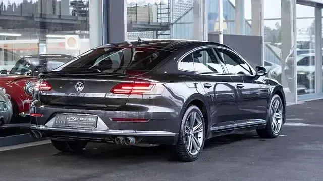 Gebraucht VW Arteon R-line 190 PS (139 kW) 2019 Grau Kleinwagen