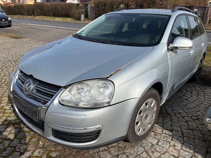 Reflexsilber metallic Gebraucht 2009 VW Golf VI Trendline Kombi | 900 € (Superpreis) - Bild 1/4