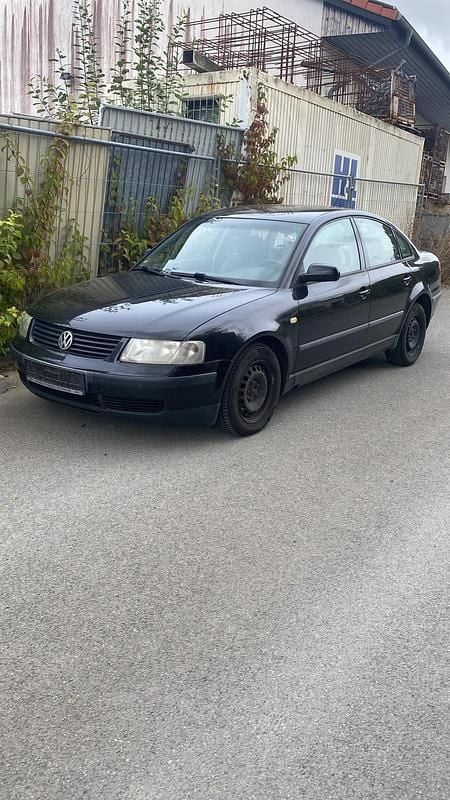 Gebraucht VW Passat 102 PS (75 kW) 1999 Schwarz Limousine