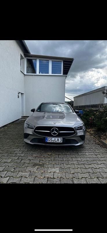 Gebraucht Mercedes CLA200 163 PS (119 kW) 2020 Silber Kombi