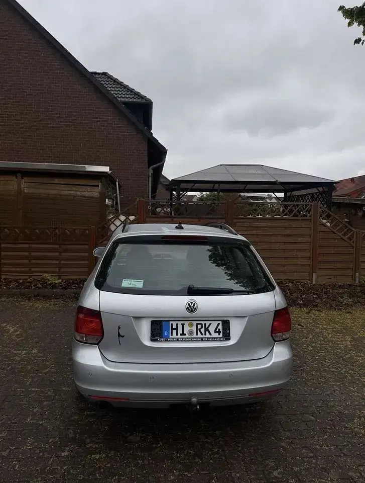Gebraucht VW Golf VI Style 105 PS (77 kW) 2011 Silber Kleinwagen