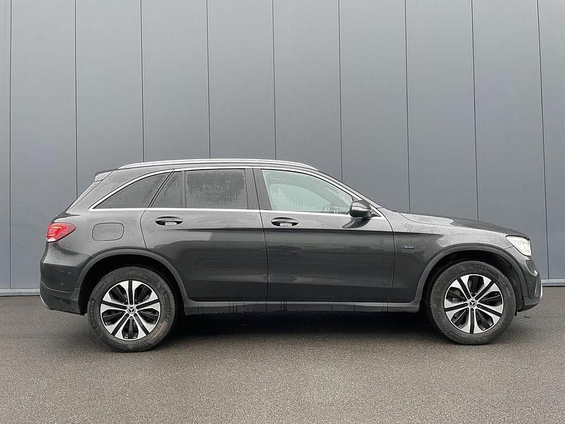 Gebraucht Mercedes GLC300e Luxury 194 PS (142 kW) 2021 Grau SUV
