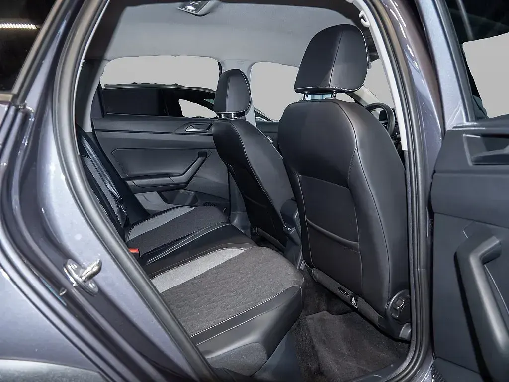 Używany VW Taigo 150 KM (110 kW) 2025 Szary SUV
