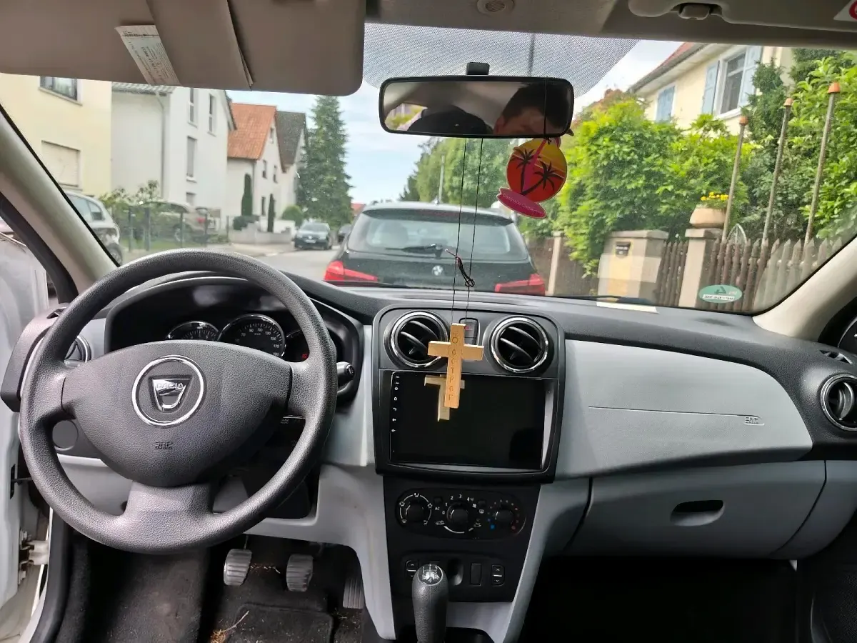 Gebraucht Dacia Sandero 75 PS (55 kW) 2014 Weiß Kleinwagen