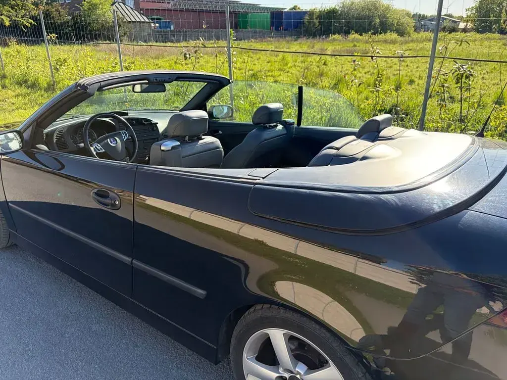 Używany Saab 9-3 Cabriolet Vector 150 KM (110 kW) 2004 Czarny Kabriolet