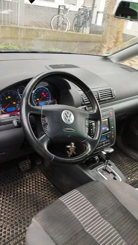 Silber Gebraucht 2009 VW Sharan Van / Kleinbus | 3.750 € - Bild 1/4