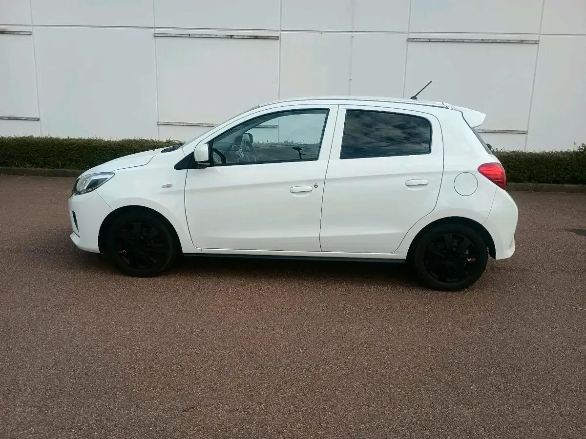 Gebraucht Mitsubishi Space Star Top 71 PS (52 kW) 2021 Weiß Kleinwagen