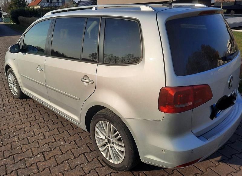 Gebraucht VW Touran Cup 140 PS (102 kW) 2014 Silber Van / Kleinbus