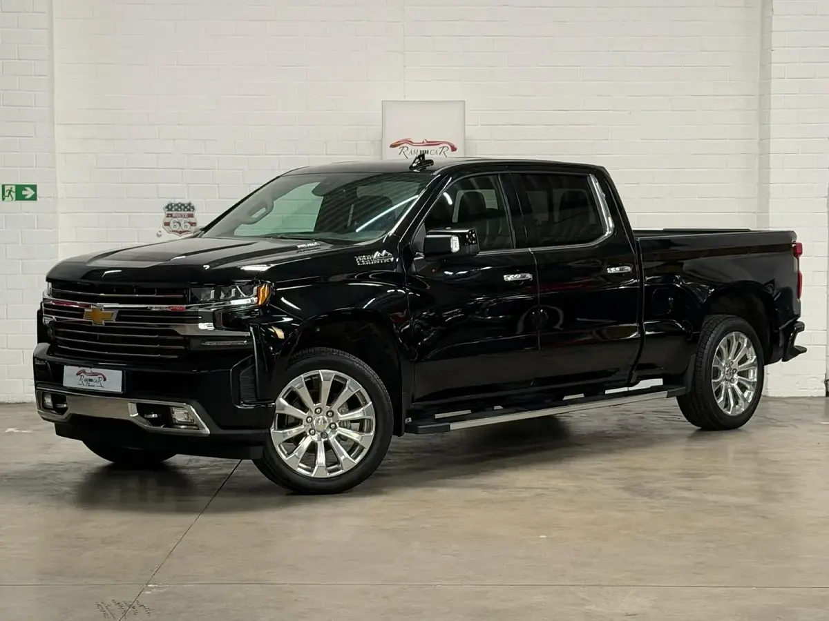 Gebraucht Chevrolet Silverado 309 PS (227 kW) 2023 Schwarz SUV