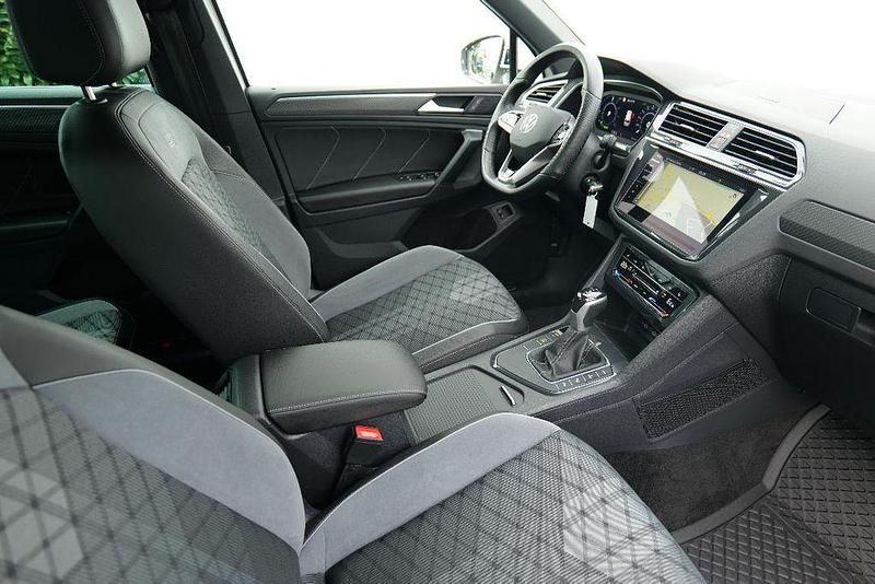Gebraucht VW Tiguan R-line 245 PS (180 kW) 2022 Pure white SUV