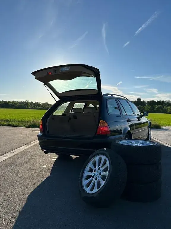 Gebraucht BMW 318 118 PS (86 kW) 2001 Schwarz Kombi