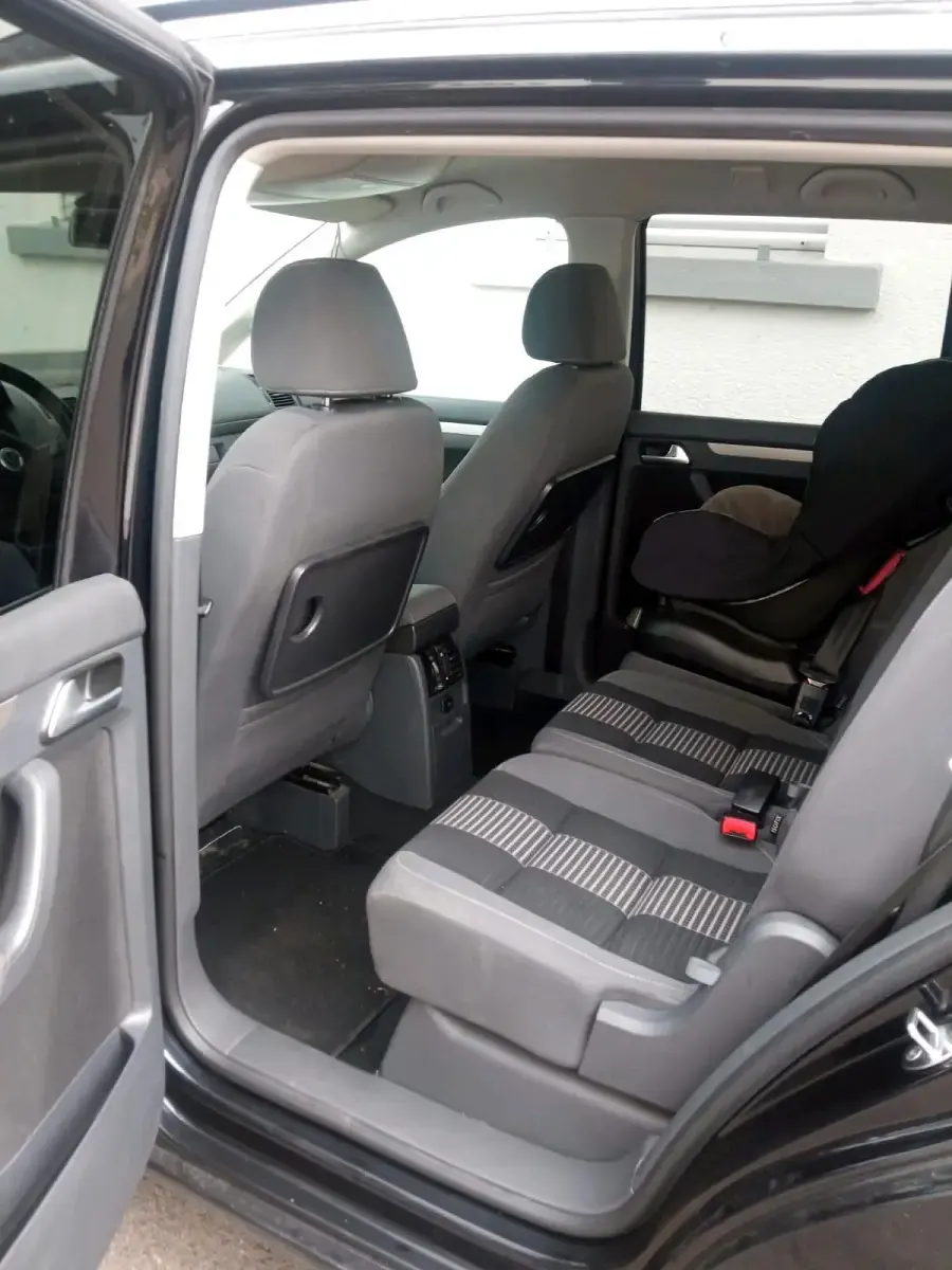 Gebraucht VW Touran 109 PS (80 kW) 2008 Schwarz Van / Kleinbus