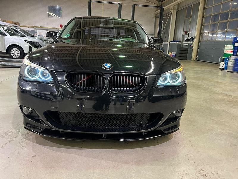 Schwarz Gebraucht 2004 BMW 525 Performance Limousine | 9.000 € - Bild 1/4