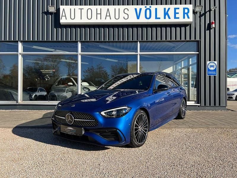 Blau Gebraucht 2022 Mercedes C220 AMG Limousine | 39.750 € (Teuer) - Bild 1/4