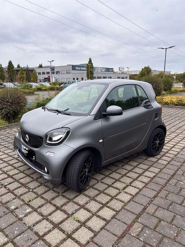 Grau Gebraucht 2019 Smart ForTwo Coupé Prime Coupé | 14.990 € (Guter Preis) - Bild 1/4
