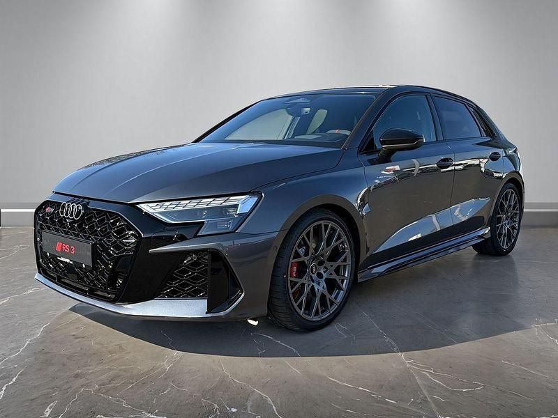 Gebraucht Audi RS3 Sport 400 PS (294 kW) 2026 Grau Limousine