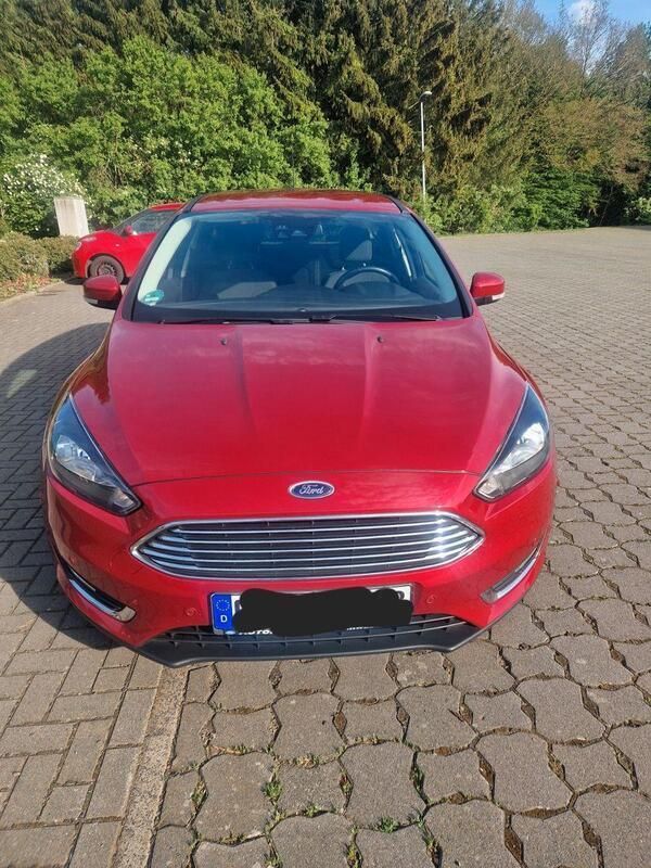 Usata Ford Focus Titanium 120 CV (88 kW) 2016 Rosso Station wagon