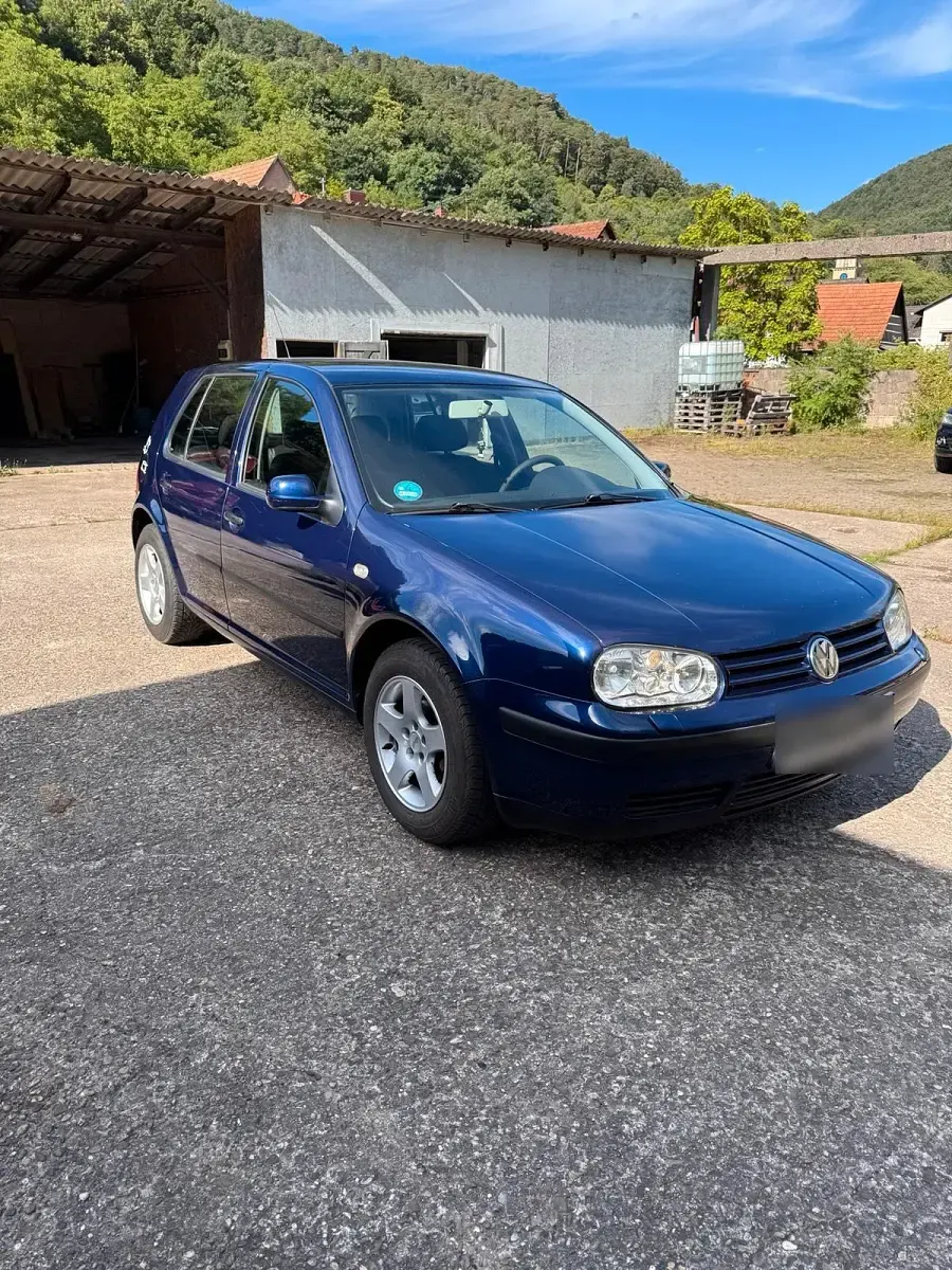 Gebraucht VW Golf IV 75 PS (55 kW) 2000 Blau Kleinwagen