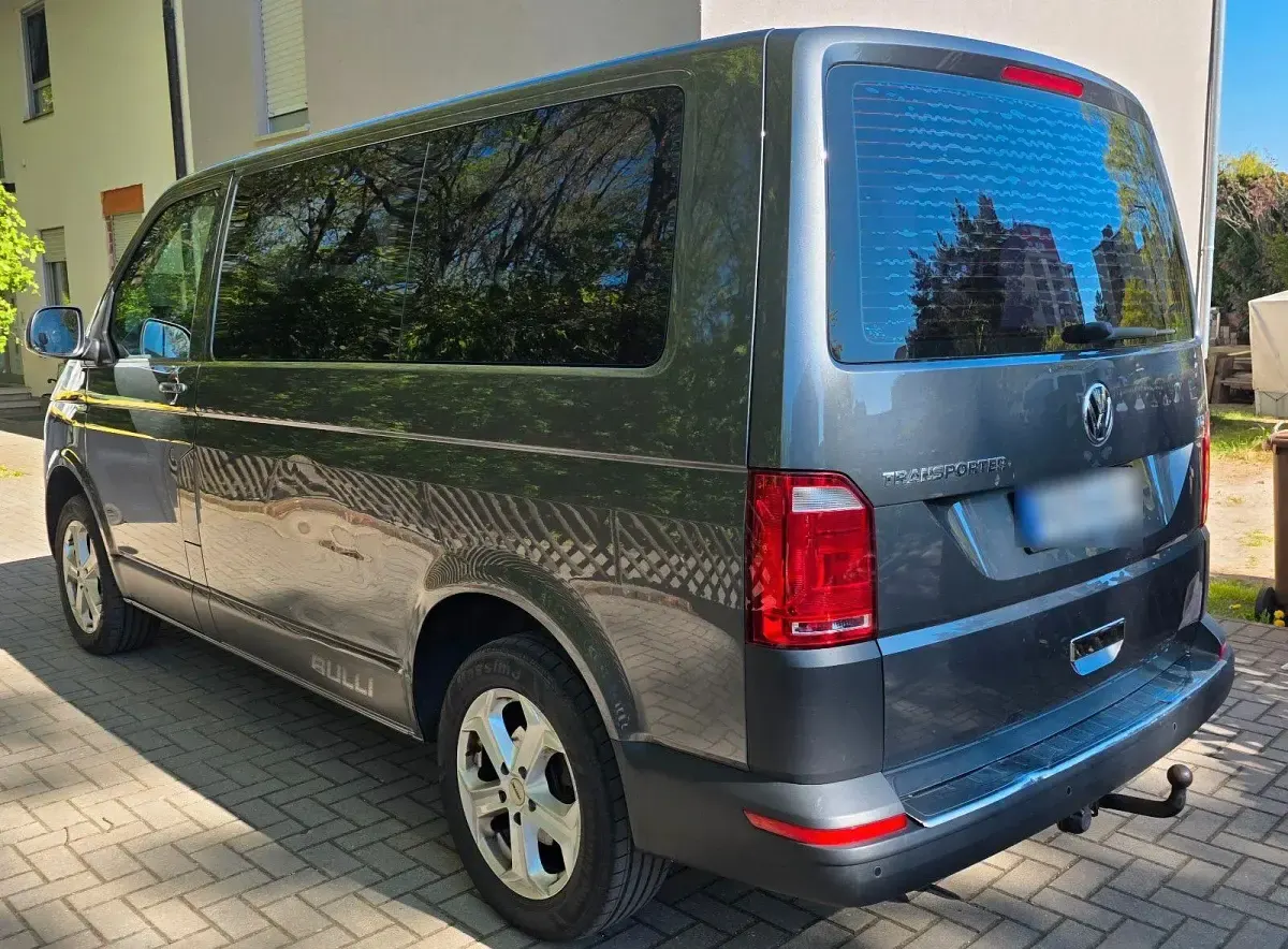 Gebraucht VW Transporter 150 PS (110 kW) 2017 Grau Van