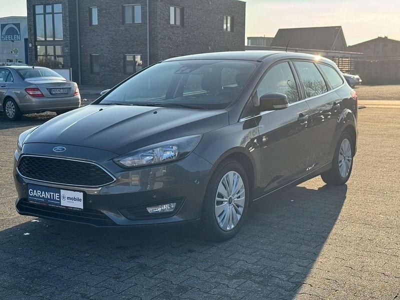 Magneticgrau (metallic) Gebraucht 2018 Ford Focus Kombi | 7.400 € (Fairer Preis) - Bild 1/4