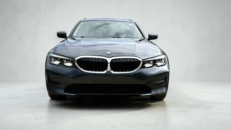 Gebraucht BMW 318 Advantage 150 PS (110 kW) 2021 Grau Kombi