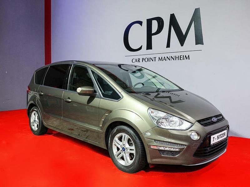 Braun Gebraucht 2013 Ford S-MAX Champions Edition Van / Kleinbus | 10.950 € (Fairer Preis) - Bild 1/4
