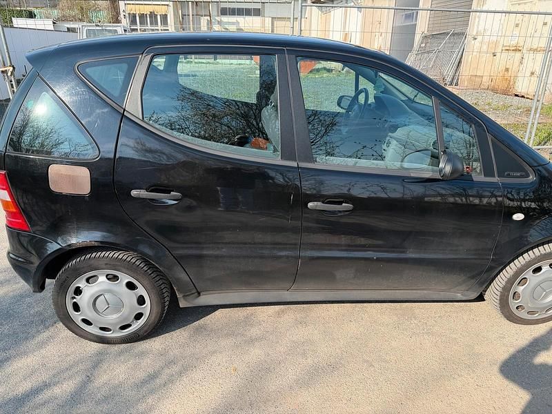 Gebraucht Mercedes A140 82 PS (60 kW) 2000 Schwarz Kleinwagen