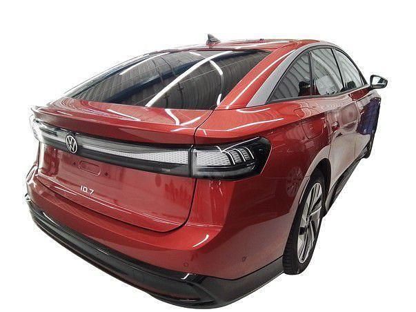 Gebraucht VW ID.7 Pro 210 kW (286 PS) 2025 Kings red metallic Limousine