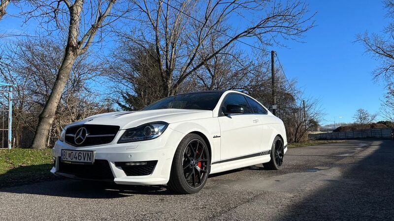 Weiß Gebraucht 2014 Mercedes C63 AMG AMG Coupé | 81.200 € (Teuer) - Bild 1/4