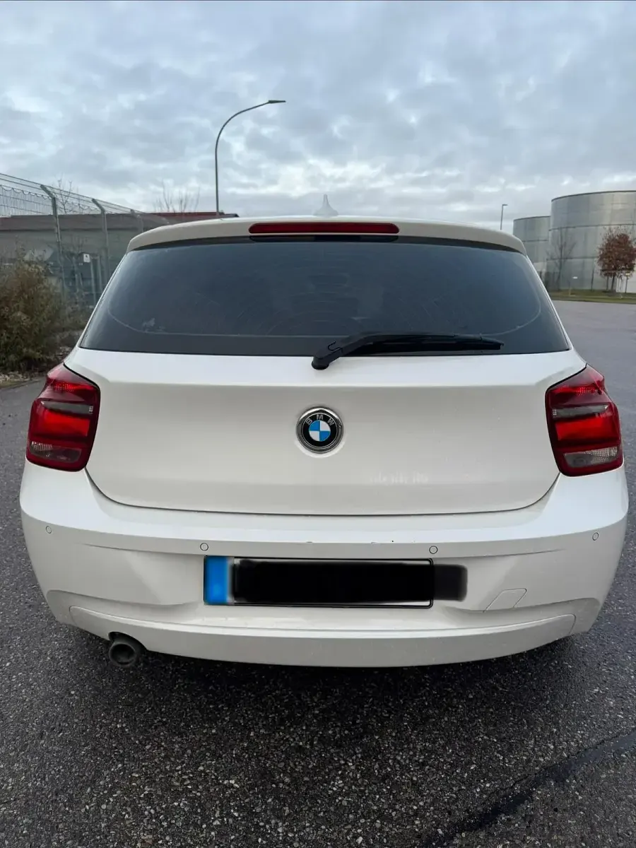 Gebraucht BMW 116 116 PS (85 kW) 2015 Weiß Kleinwagen