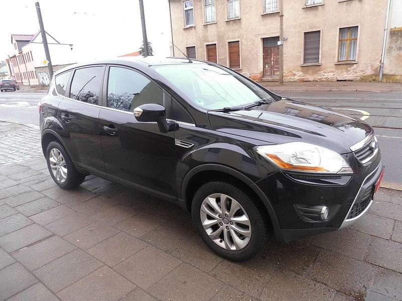 Gebraucht Ford Kuga Titanium 136 PS (100 kW) 2009 Pantherschwarz metallic SUV