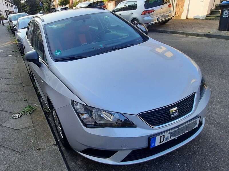 Silber Gebraucht 2017 Seat Ibiza ST Kombi | 8.290 € - Bild 1/4