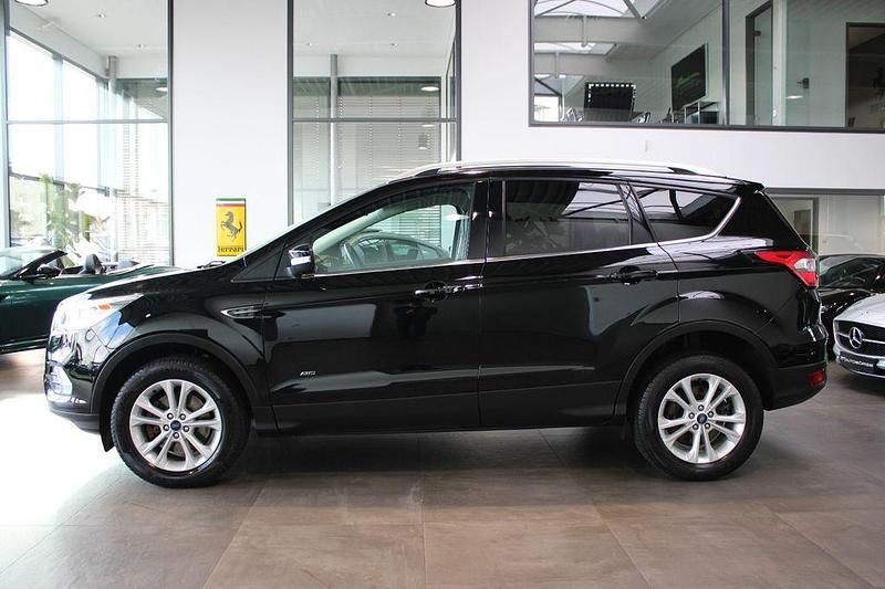Gebraucht Ford Kuga Titanium 150 PS (110 kW) 2017 Iridiumschwarz metallic SUV